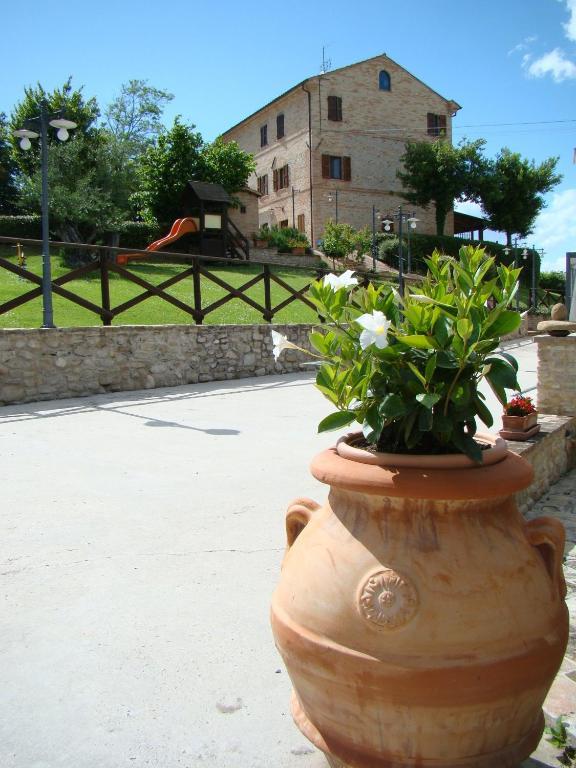 Agriturismo Vecchio Gelso Ortezzano Exterior photo