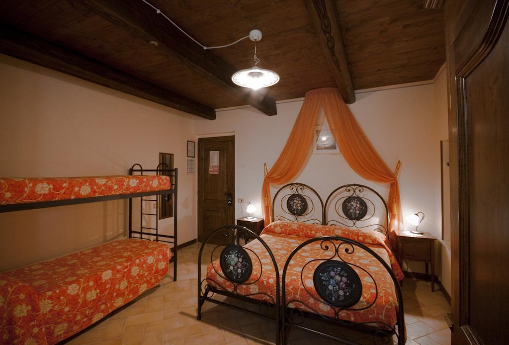 Agriturismo Vecchio Gelso Ortezzano Room photo